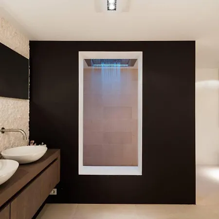 35 - Luxurious 6 Bedroom - Jacuzzi - Sauna - Perfect For Larger Groups فيلة *