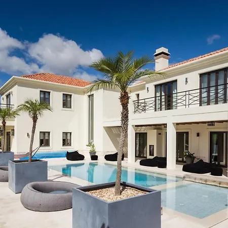 Villa 35 - Luxurious 6 Bedroom - Jacuzzi - Sauna - Perfect For Larger Groups *