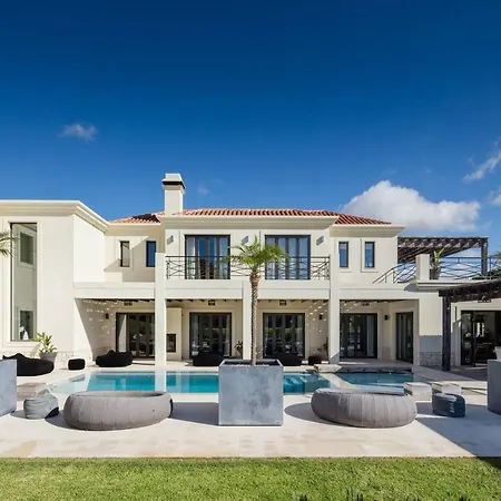 35 - Luxurious 6 Bedroom - Jacuzzi - Sauna - Perfect For Larger Groups Villa *