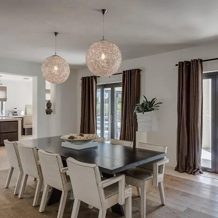 35 - Luxurious 6 Bedroom - Jacuzzi - Sauna - Perfect For Larger Groups * Vale do Lobo