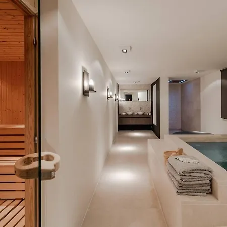 35 - Luxurious 6 Bedroom - Jacuzzi - Sauna - Perfect For Larger Groups Vale do Lobo